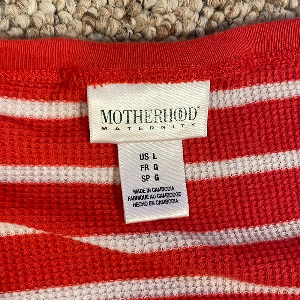 Motherhood Maternity long sleeve v-neck lightweight sweater with ruched … - Picture 7 of 7